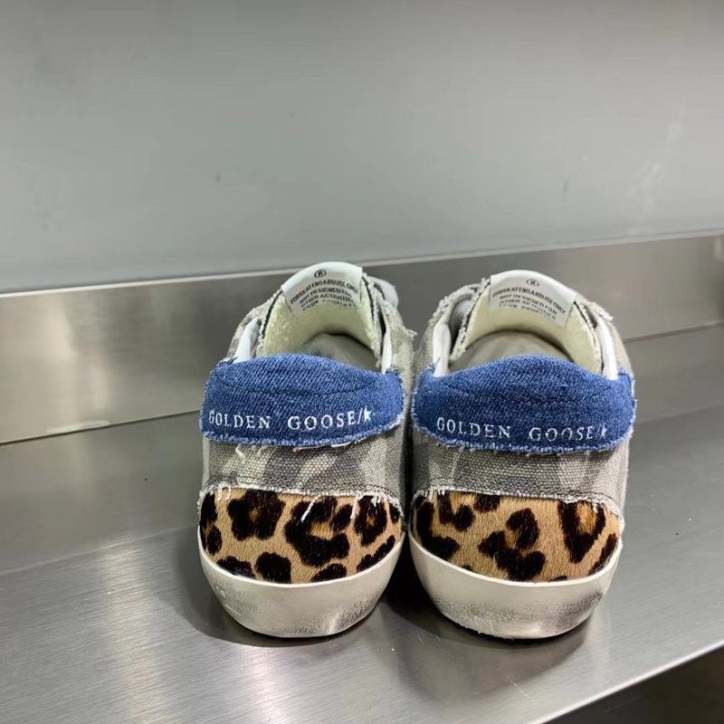 Golden Goose 클래식 운동화 001-226721