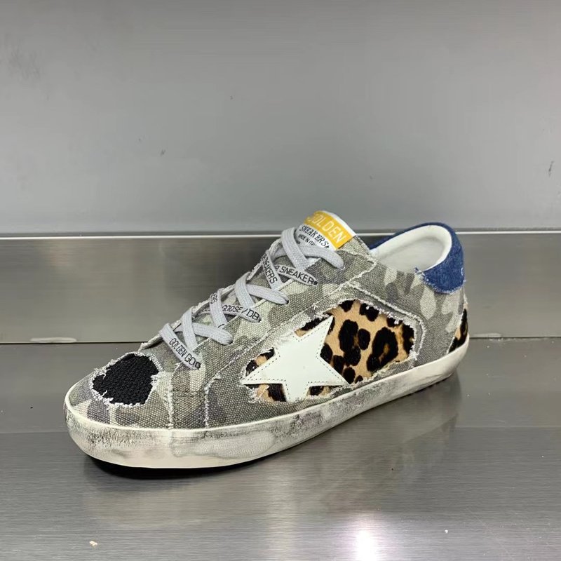 Golden Goose 클래식 운동화 001-226721