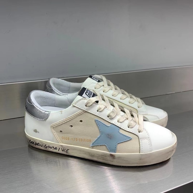 Golden Goose 슈퍼스타 운동화 001-226745