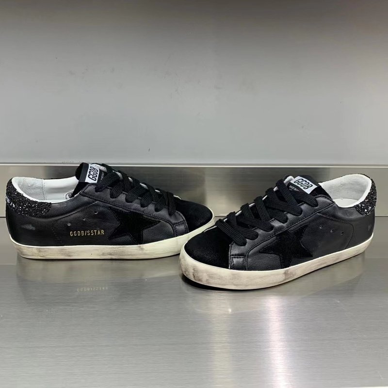 Golden Goose Super Star 캐주얼 슈즈 001-226801