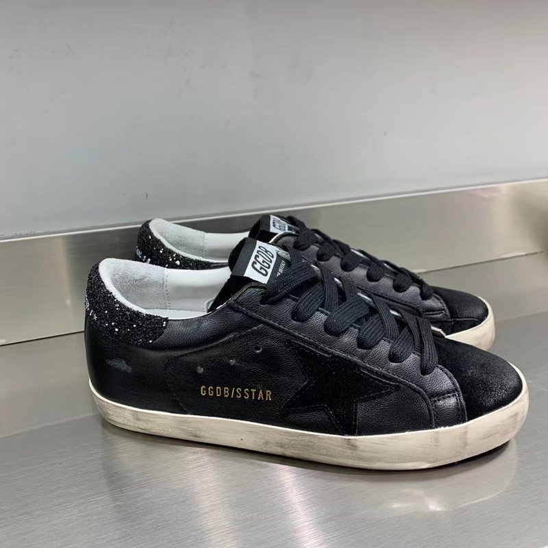 Golden Goose Super Star 캐주얼 슈즈 001-226801