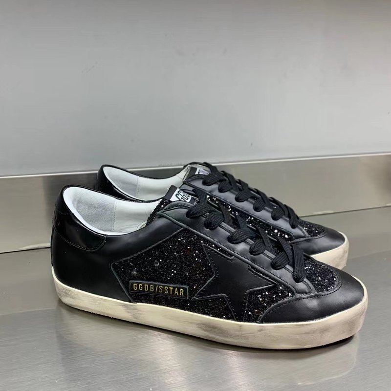Golden Goose 클래식 운동화 001-226829