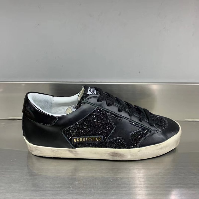 Golden Goose 클래식 운동화 001-226829