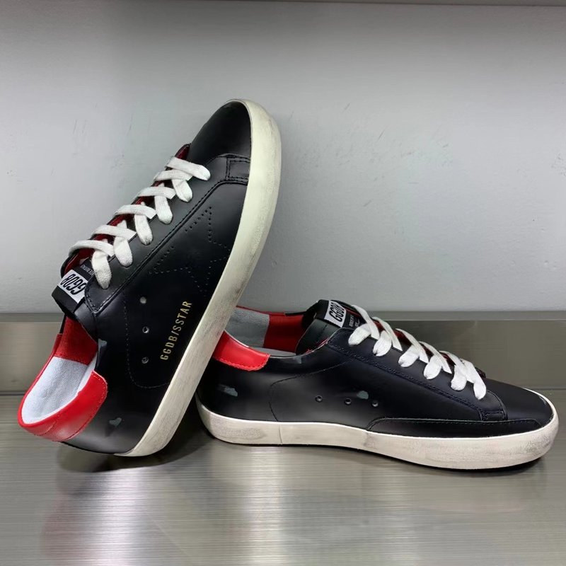 Golden Goose 슈퍼스타 운동화 001-226901