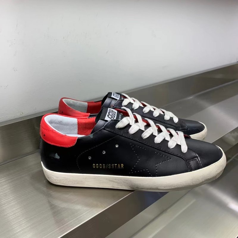 Golden Goose 슈퍼스타 운동화 001-226901