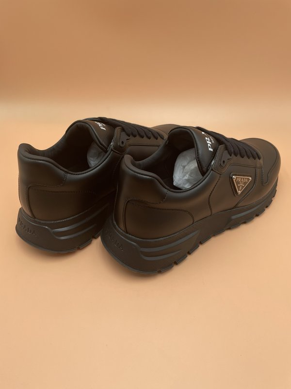 PRADA 오리지널 소 가죽 남성화 001-226904