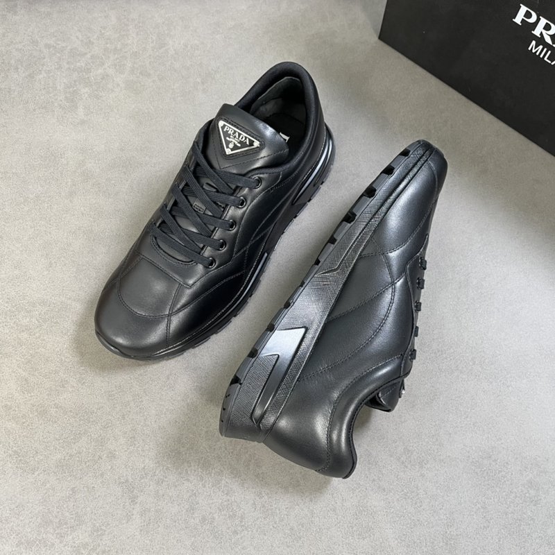 PRADA 남성 방수 원료 소가죽 운동화 001-226923