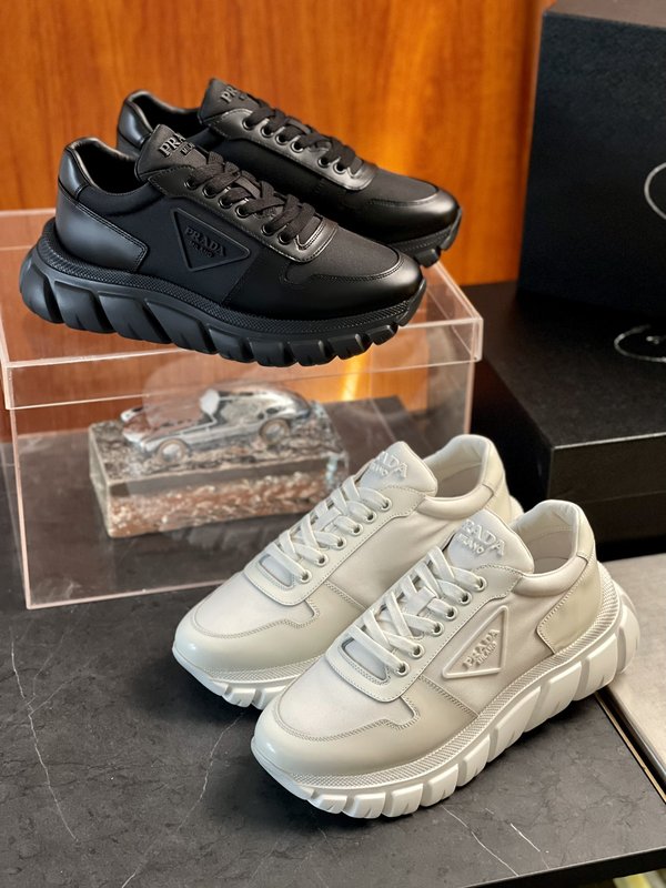 프라다 PRADA 레더 패더 스니커즈 001-226944