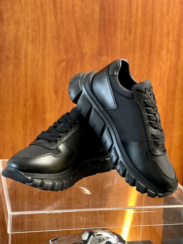 프라다 PRADA 레더 패더 스니커즈 001-226944