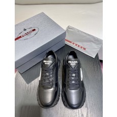 Prada 모던 가죽 스니커즈 001-226961