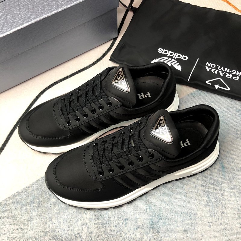 PRADA 블랙 천 소재 신발 001-226971
