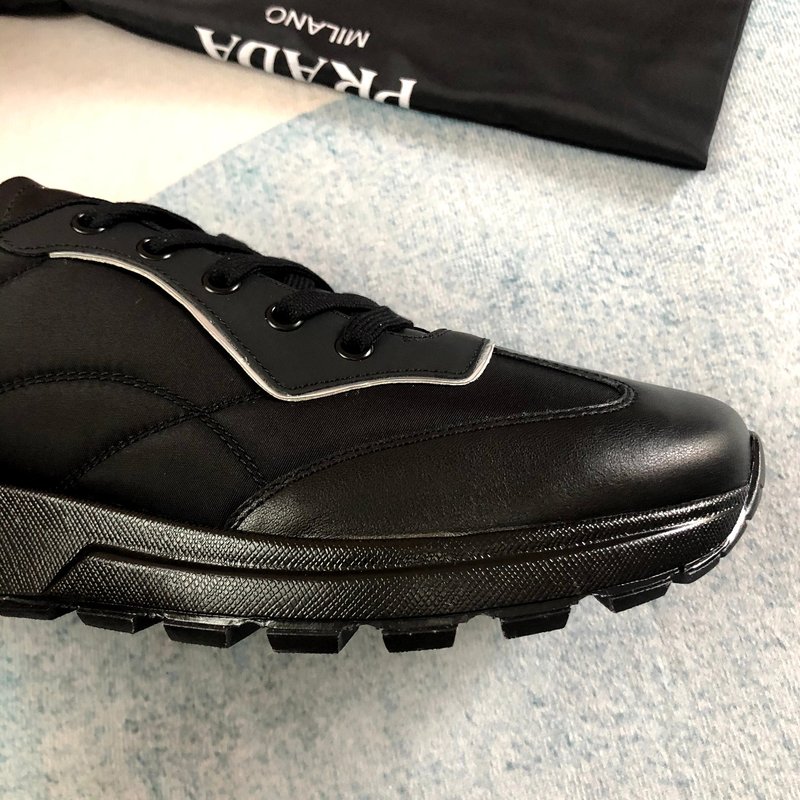 PRADA 블랙 패브릭 캐주얼 슈즈 001-226974
