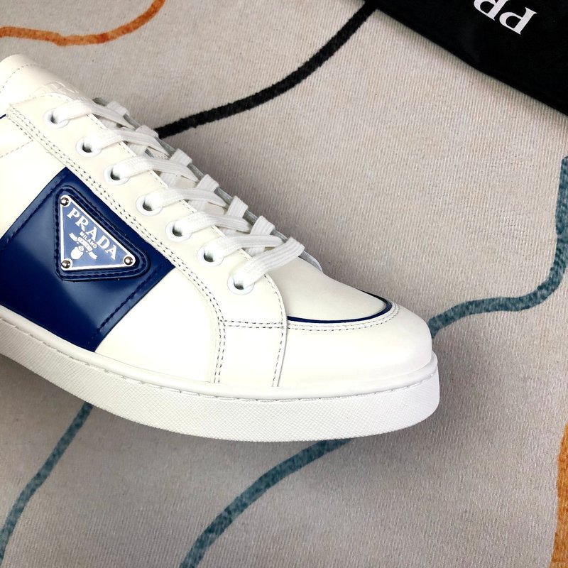 PRADA 화이트 블루 슈즈 001-226982