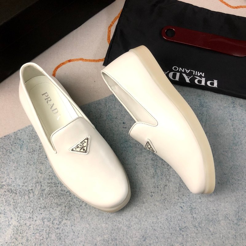 PRADA 화이트 가죽 슈즈 001-226990