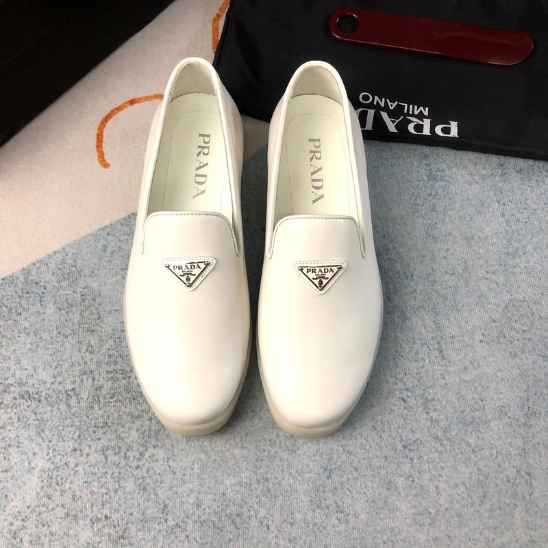 PRADA 화이트 가죽 슈즈 001-226990