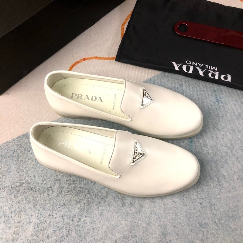 PRADA 화이트 가죽 슈즈 001-226990