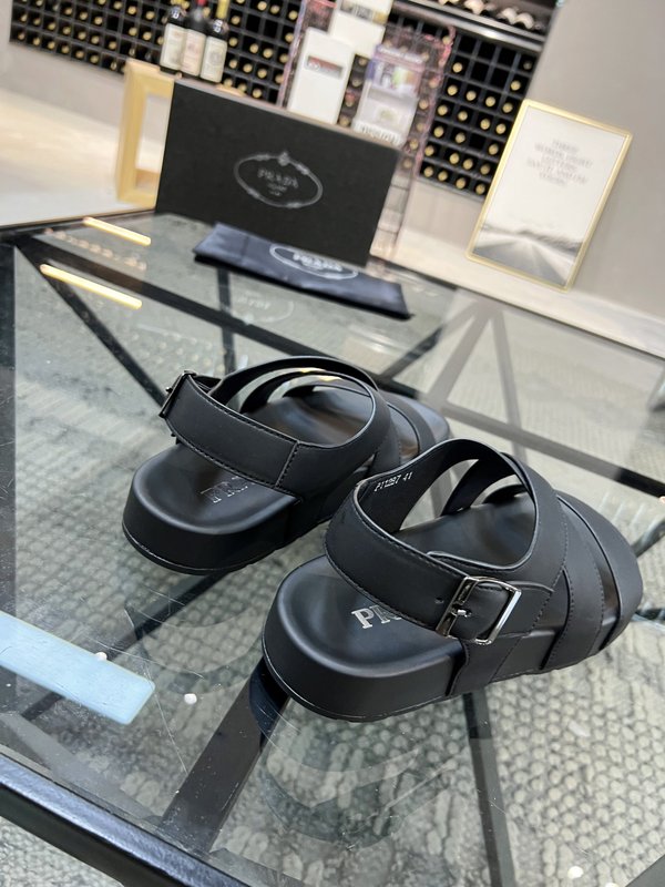 Prada 프라다 남성 가죽 슬리퍼 001-227009