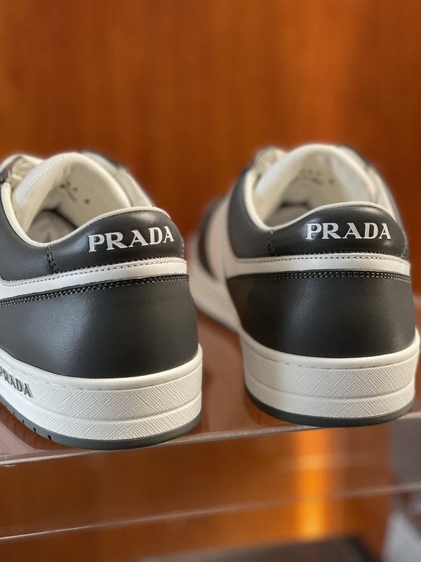 PRADA 가죽 스니커즈 운동화 001-227036