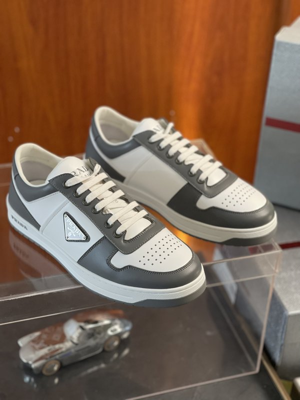 PRADA 가죽 스니커즈 운동화 001-227036