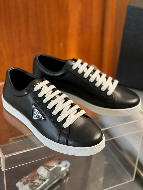 PRADA 파다 남성 화이트 스니커즈 001-227037