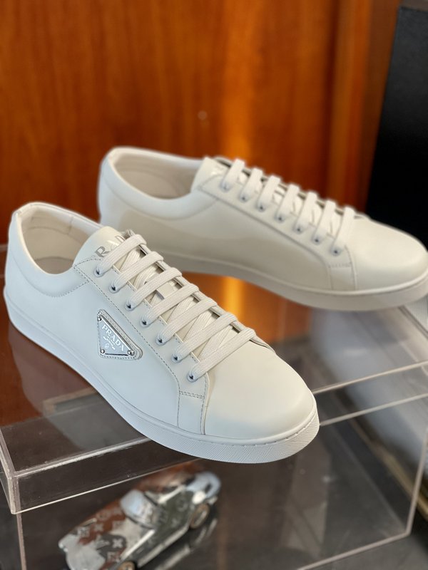 PRADA 파다 남성 화이트 스니커즈 001-227037