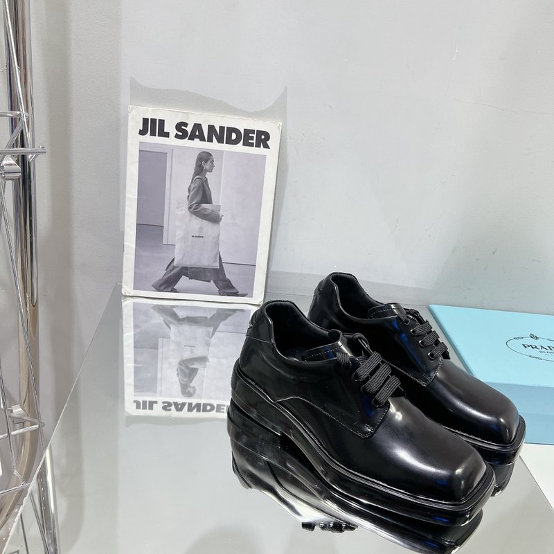 PRADA 봄 커플용 두꺼운 바닥 캐주얼 가죽 신발 001-227067