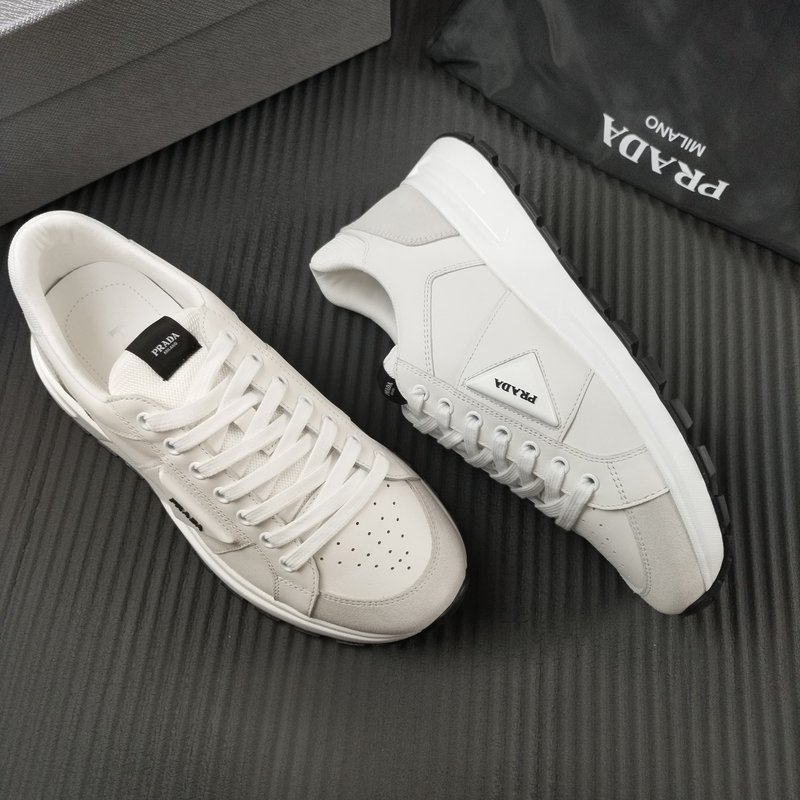 PRADA 프라다 화이트 가죽 모델 001-227082