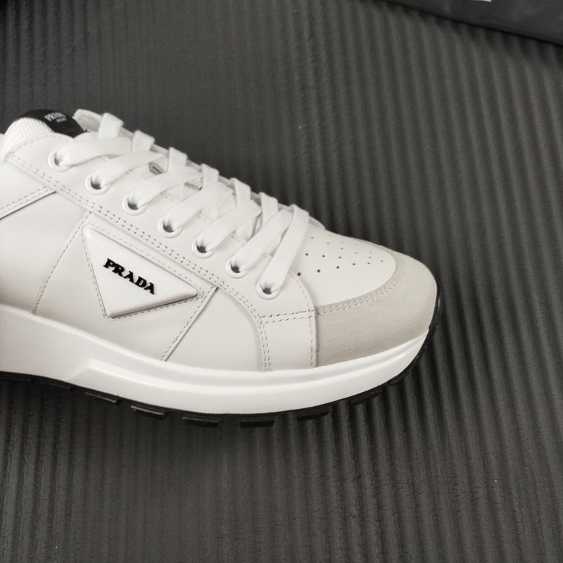 PRADA 프라다 화이트 가죽 모델 001-227082