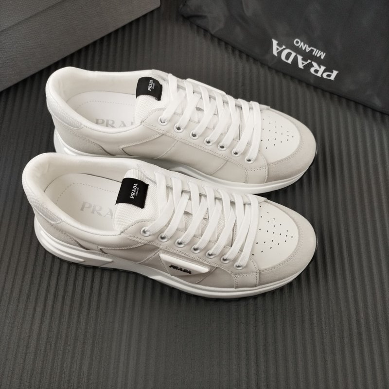 PRADA 프라다 화이트 가죽 모델 001-227082