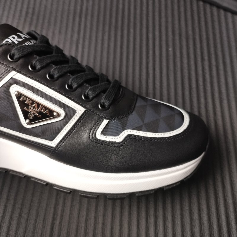 PRADA 프라다 신제품 블랙 화이트 상품 001-227089