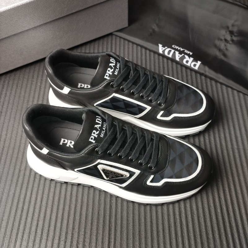 PRADA 프라다 신제품 블랙 화이트 상품 001-227089