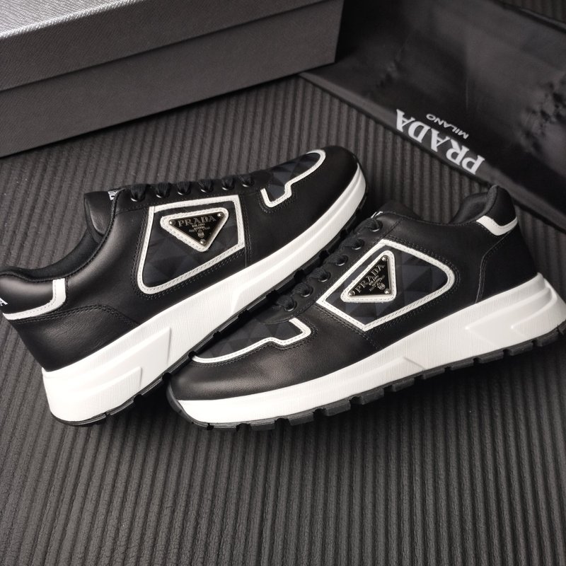 PRADA 프라다 신제품 블랙 화이트 상품 001-227089