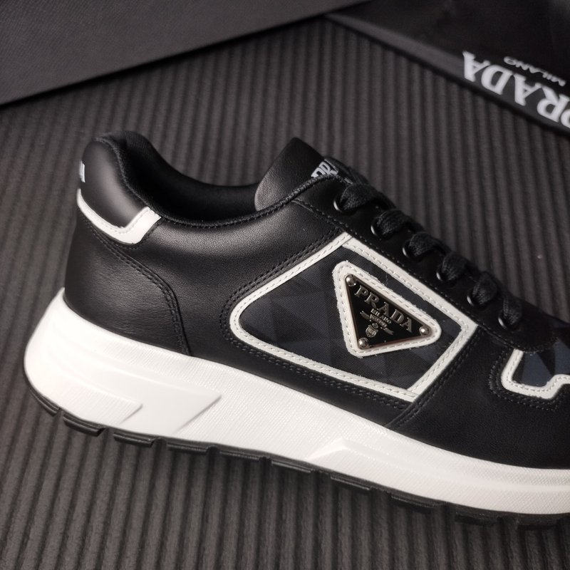 PRADA 프라다 신제품 블랙 화이트 상품 001-227089