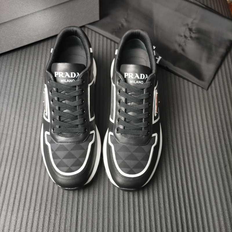 PRADA 프라다 신제품 블랙 화이트 상품 001-227089