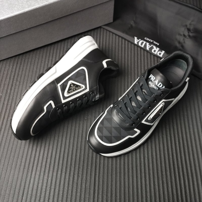 PRADA 프라다 신제품 블랙 화이트 상품 001-227089