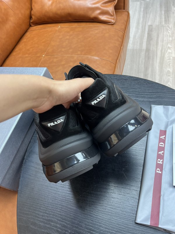 Prada 모던 클래식 수제 운동화 001-227099
