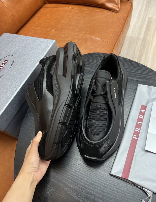 Prada 모던 클래식 수제 운동화 001-227099