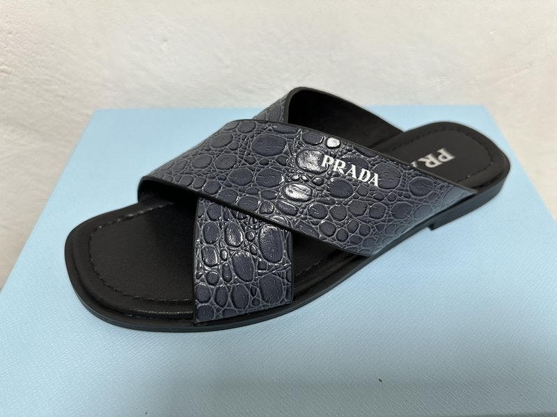 PRADA 프라다 남성 스톤 패턴 가죽 슬리퍼 001-227123