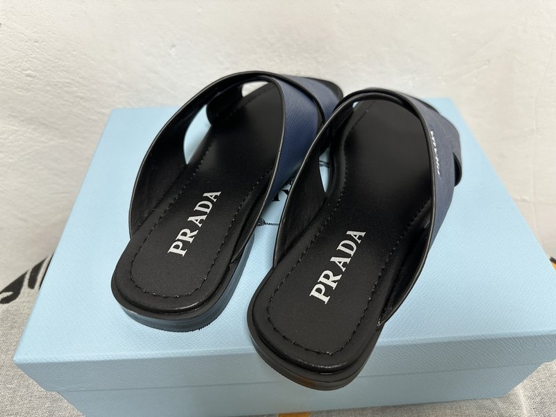 프라다 남성 야자무늬 가죽 슬리퍼 001-227124