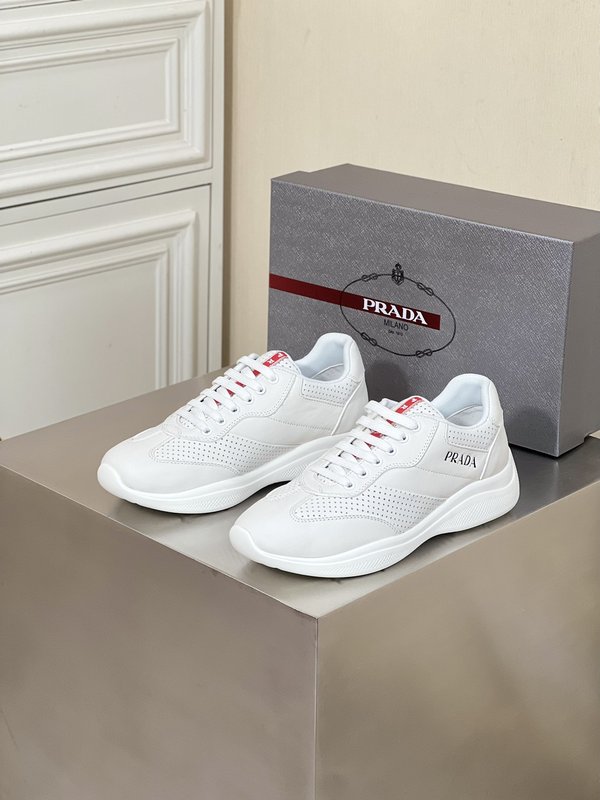 Prada 남성 캐주얼 펀칭 레더 운동화 001-227159