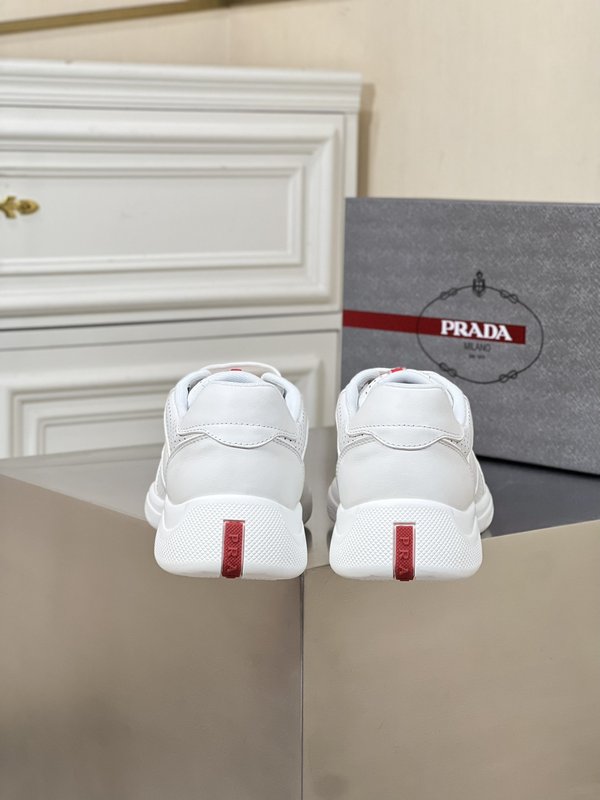 Prada 남성 캐주얼 펀칭 레더 운동화 001-227159