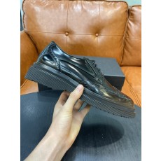 프라다 남성 광택 가죽 레이스 더비 슈즈 001-227175