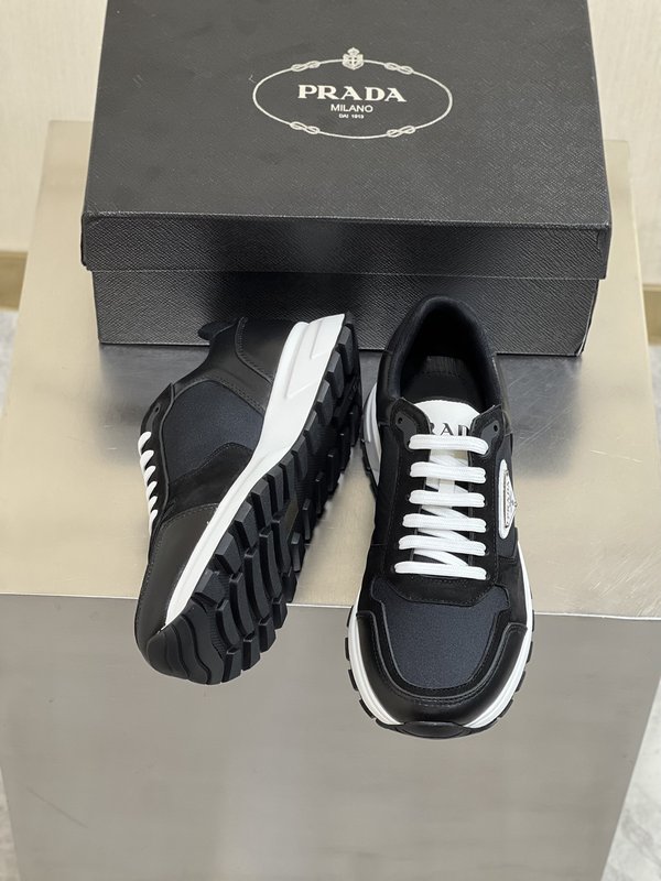 Prada 남성 캐주얼 레더 스니커즈 001-227199