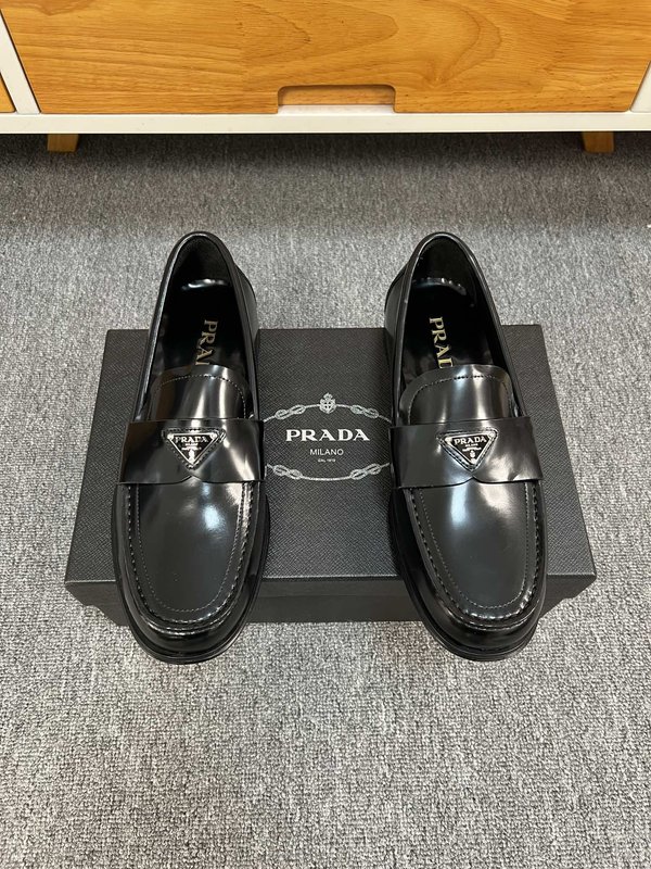 프라다 Prada 남성 프리미엄 가죽 구두 001-227269
