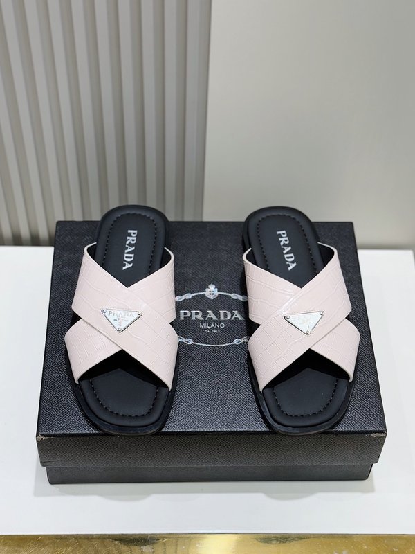 Prada 사피아노 가죽 슬리퍼 001-227290