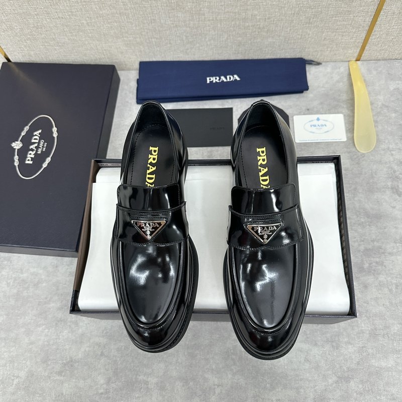 프라다 PRADA 트라이앵글 로고 플랫폼 로퍼 001-227324