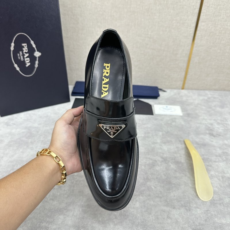 프라다 PRADA 트라이앵글 로고 플랫폼 로퍼 001-227324