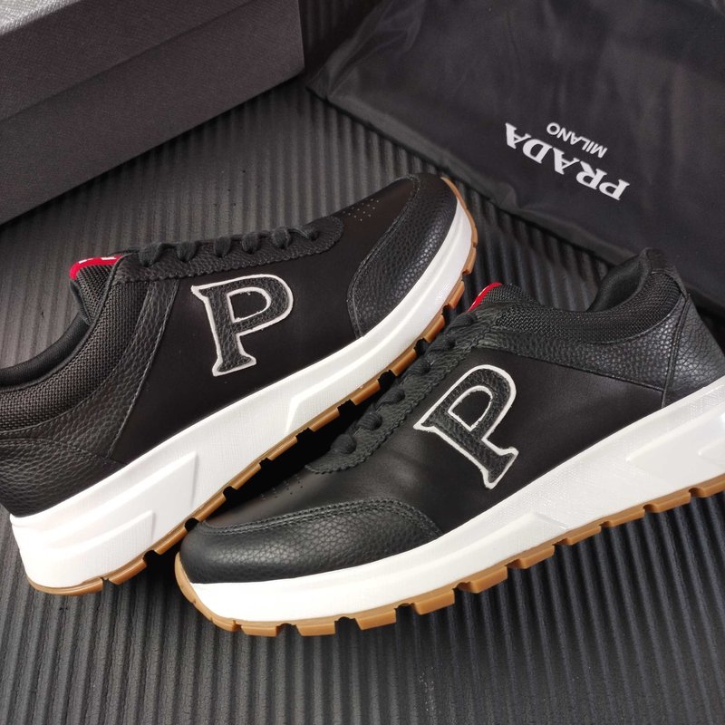 PRADA 블랙 가죽 신발 신규 39-45 001-227372