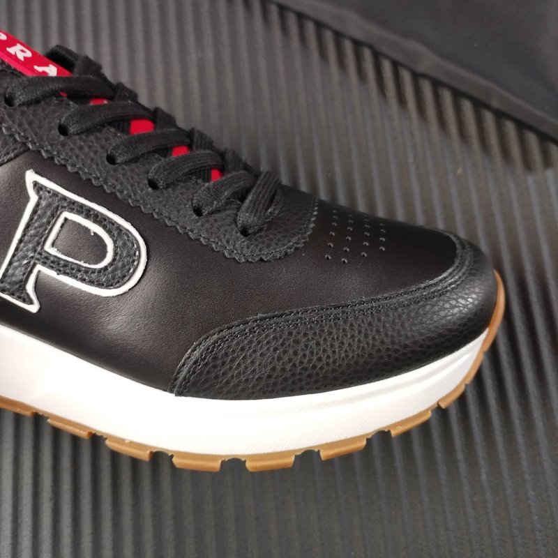 PRADA 블랙 가죽 신발 신규 39-45 001-227372
