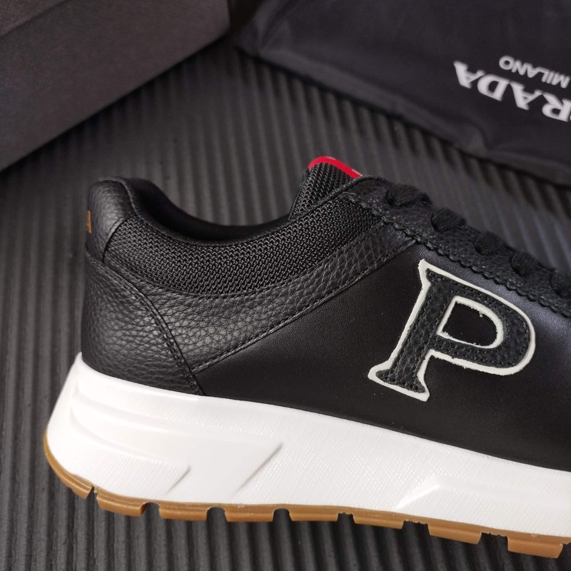 PRADA 블랙 가죽 신발 신규 39-45 001-227372
